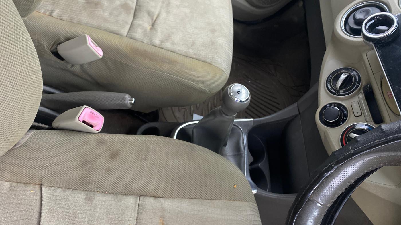 2015 Toyota Etios VX, Petrol, Manual, 1,02,473 km, Gear Lever