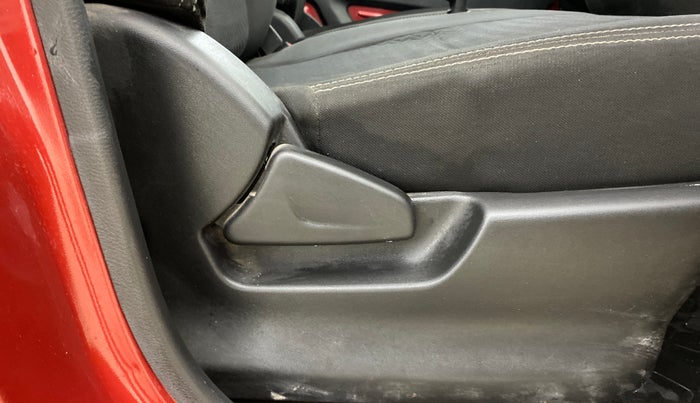 2018 Datsun Redi Go T(O) 1.0, Petrol, Manual, 75,836 km, Driver Side Adjustment Panel