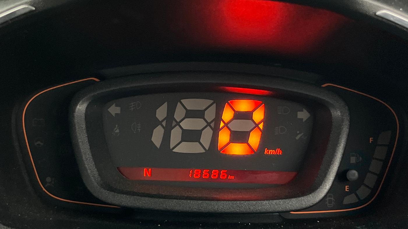 2018 Renault Kwid RXT 1.0 AMT (O), Petrol, Automatic, 18,686 km, Odometer Image