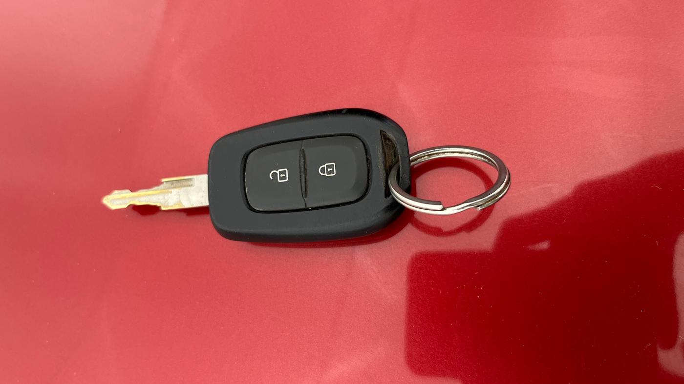 2018 Renault Kwid RXT 1.0 AMT (O), Petrol, Automatic, 18,686 km, Key Close Up