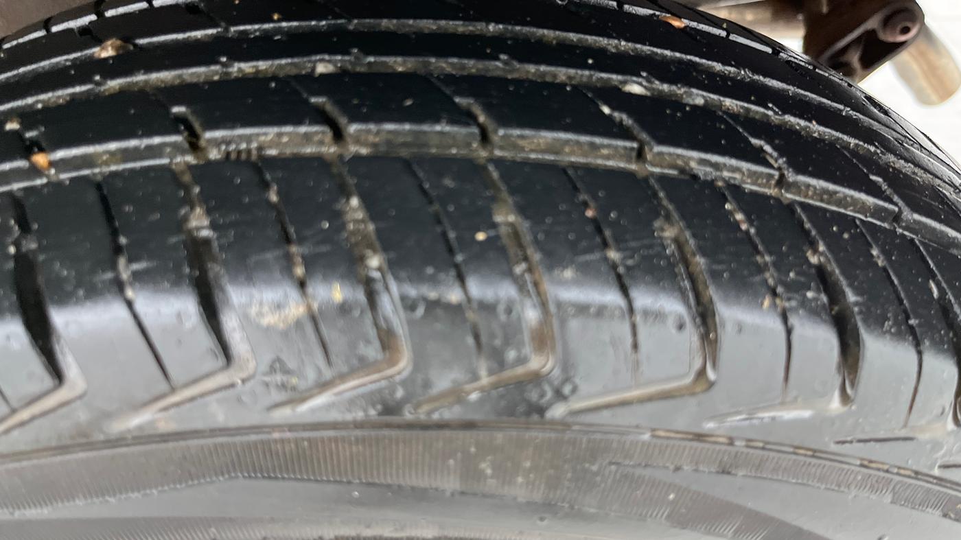 2018 Renault Kwid RXT 1.0 AMT (O), Petrol, Automatic, 18,686 km, Left Rear Tyre Tread