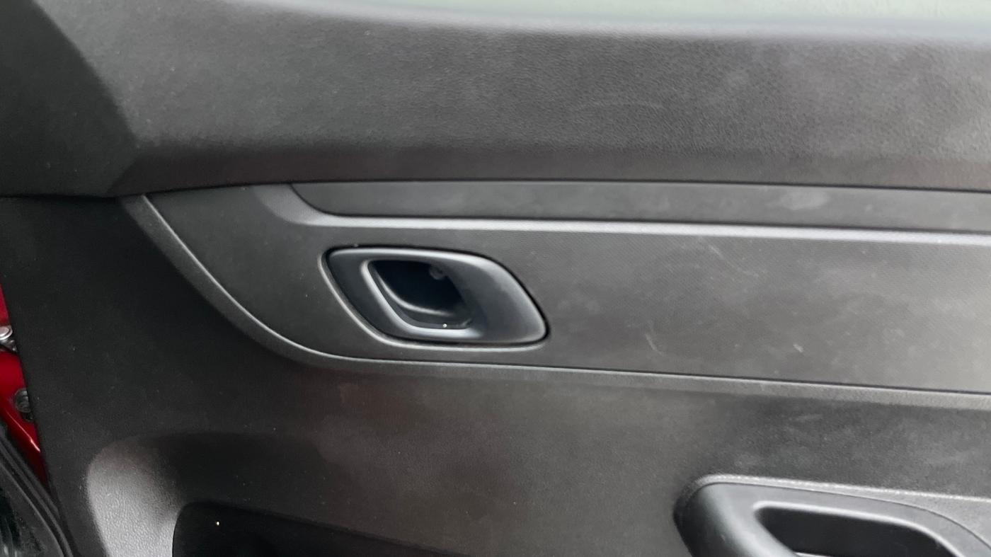2018 Renault Kwid RXT 1.0 AMT (O), Petrol, Automatic, 18,686 km, Driver Side Door Panels Control