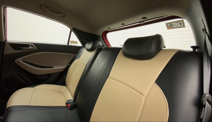 2016 Hyundai Elite i20 ASTA 1.2 (O), Petrol, Manual, 33,739 km, Right Side Rear Door Cabin