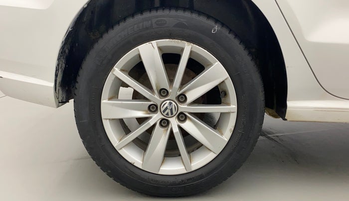 2016 Volkswagen Ameo HIGHLINE1.5L, Diesel, Manual, 1,03,789 km, Right Rear Wheel