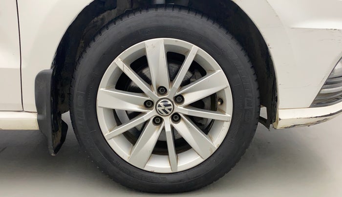 2016 Volkswagen Ameo HIGHLINE1.5L, Diesel, Manual, 1,03,789 km, Right Front Wheel