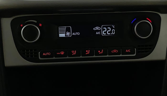 2016 Volkswagen Ameo HIGHLINE1.5L, Diesel, Manual, 1,03,789 km, Automatic Climate Control