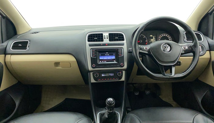 2016 Volkswagen Ameo HIGHLINE1.5L, Diesel, Manual, 1,03,789 km, Dashboard