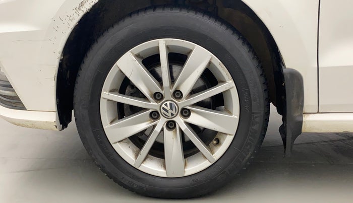2016 Volkswagen Ameo HIGHLINE1.5L, Diesel, Manual, 1,03,789 km, Left Front Wheel