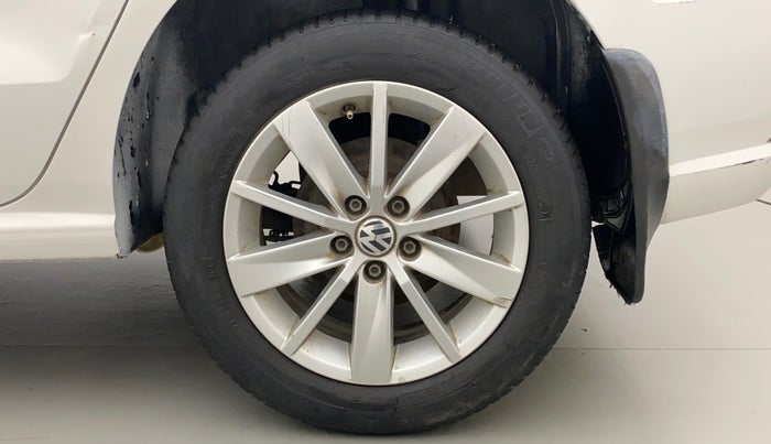 2016 Volkswagen Ameo HIGHLINE1.5L, Diesel, Manual, 1,03,789 km, Left Rear Wheel