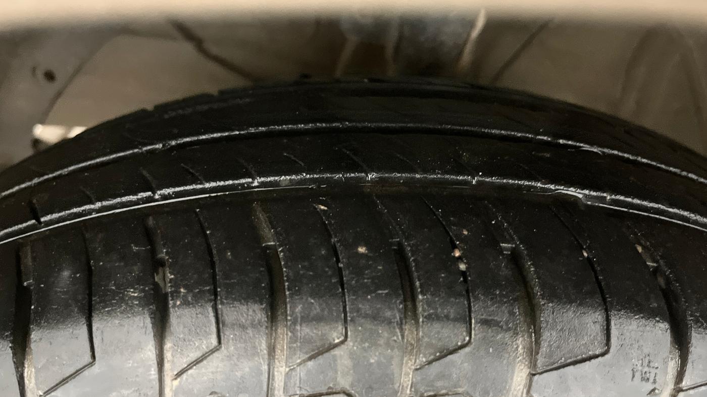 2021 Maruti Dzire VXI, Petrol, Manual, 73,072 km, Left Front Tyre Tread