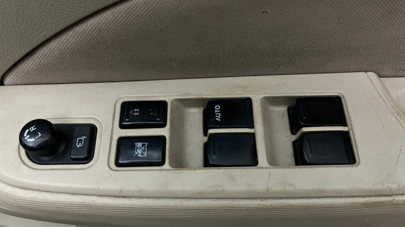 2021 Maruti Dzire VXI, Petrol, Manual, 73,072 km, Driver Side Door Panels Control