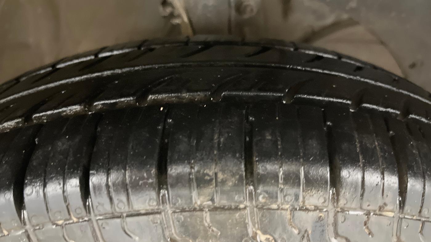 2021 Maruti Dzire VXI, Petrol, Manual, 73,072 km, Right Front Tyre Tread