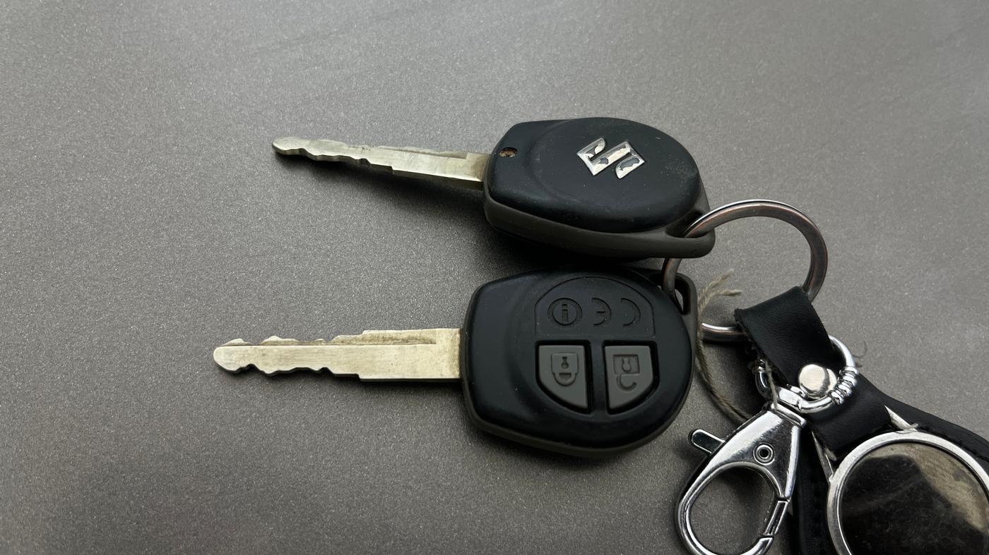 2021 Maruti Dzire VXI, Petrol, Manual, 73,072 km, Key Close Up
