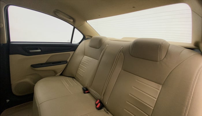 2018 Honda Amaze 1.5 VXMT I DTEC, Diesel, Manual, 39,538 km, Right Side Door Cabin View