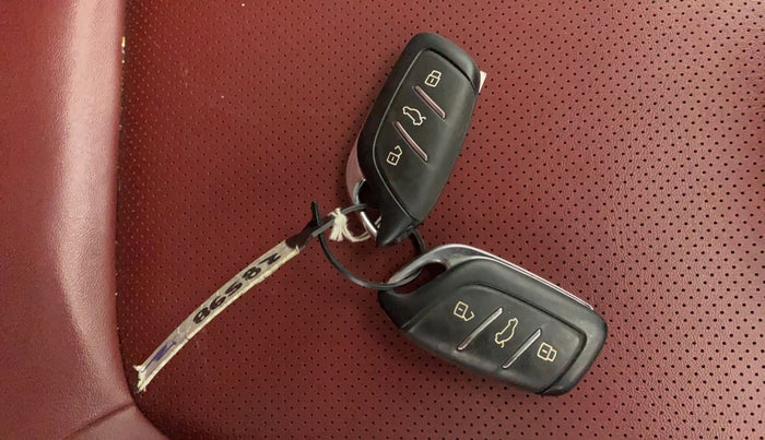 2023 MG ASTOR SAVVY 1.3 TURBO AT S RED, Petrol, Automatic, 25,694 km, Key Close Up