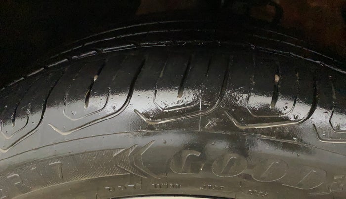 2023 MG ASTOR SAVVY 1.3 TURBO AT S RED, Petrol, Automatic, 25,694 km, Left Front Tyre Tread