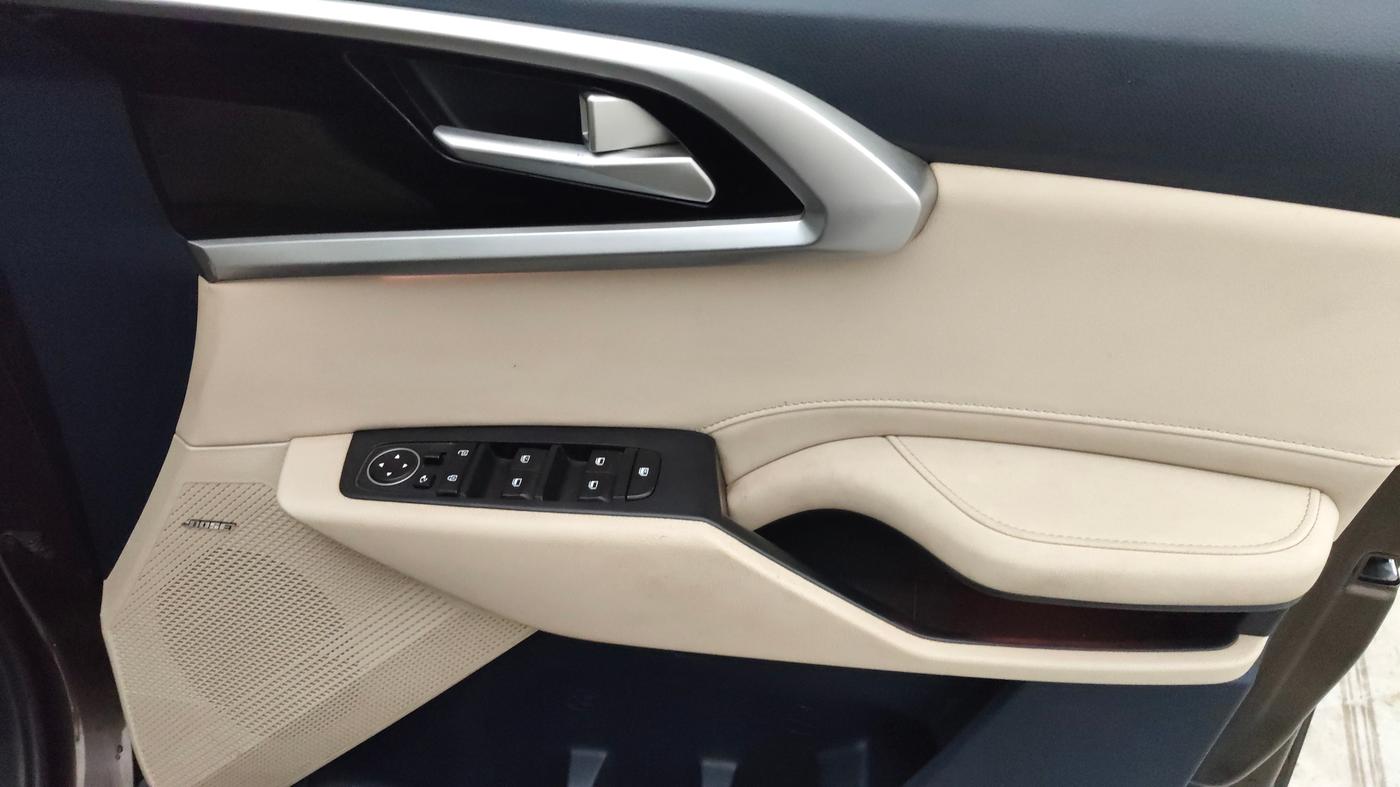 2023 KIA CARENS LUXURY PLUS IMT 1.5 DIESEL IMT, Diesel, Manual, 30,360 km, Driver Side Door Panels Control