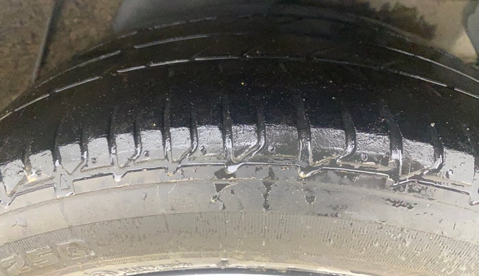 2017 Hyundai Verna 1.6 VTVT SX, Petrol, Manual, 35,102 km, Left Rear Tyre Tread