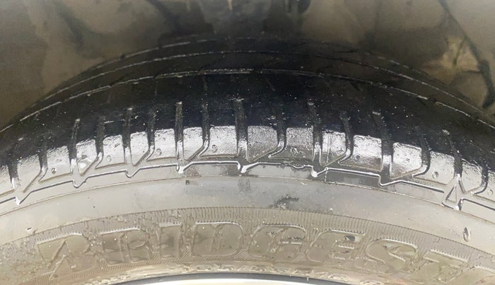 2017 Hyundai Verna 1.6 VTVT SX, Petrol, Manual, 35,102 km, Right Front Tyre Tread