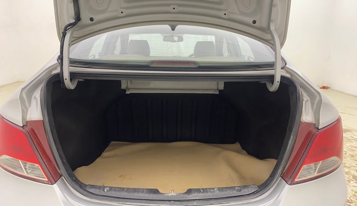 2017 Hyundai Verna 1.6 VTVT SX, Petrol, Manual, 35,102 km, Boot Inside