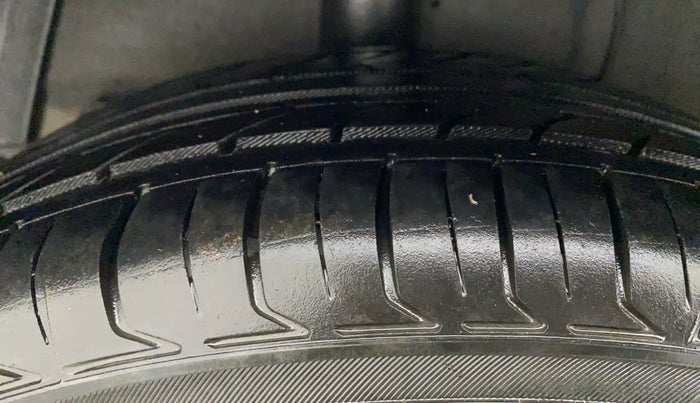 2014 Hyundai Xcent S 1.2, Petrol, Manual, 63,251 km, Right Rear Tyre Tread