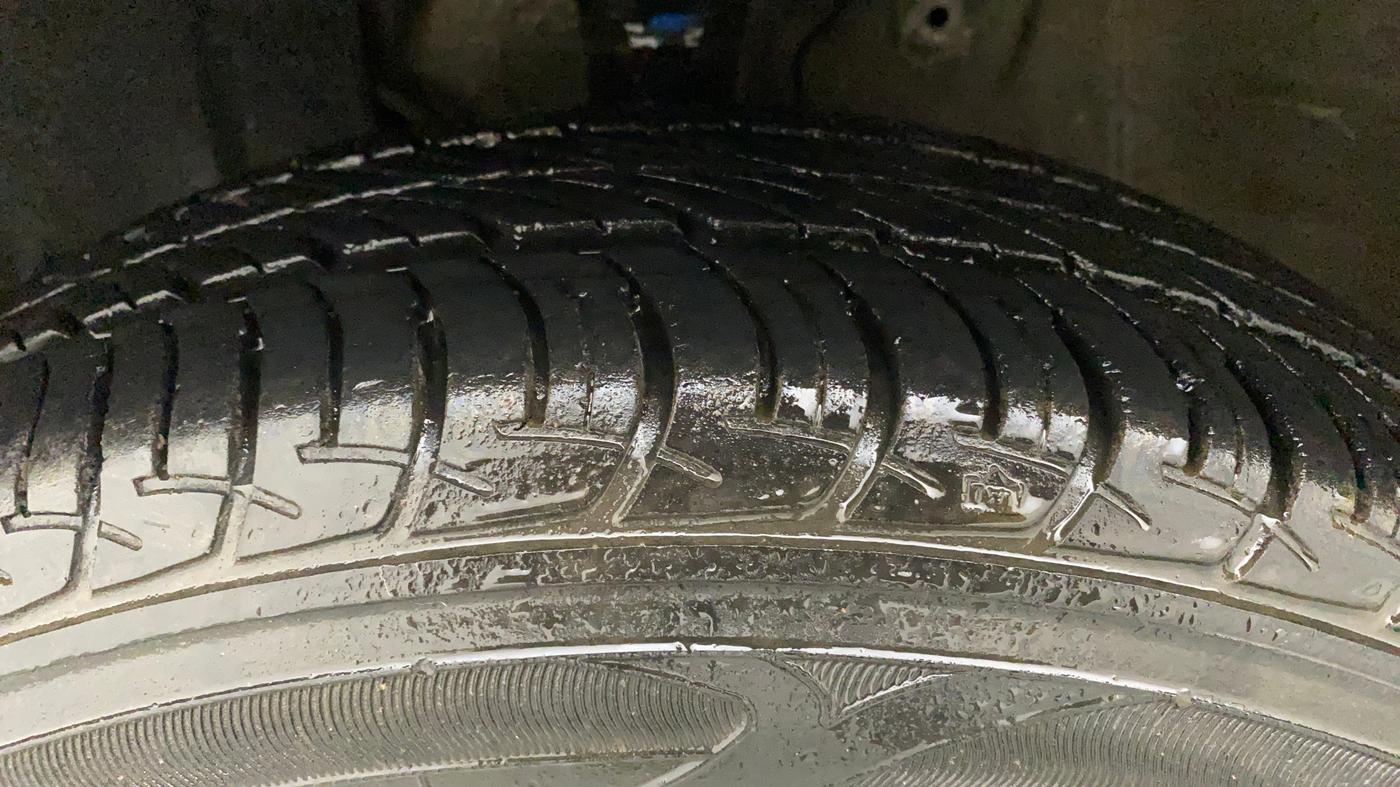 2019 Maruti New Wagon-R VXI 1.2 AMT, Petrol, Automatic, 12,716 km, Left Front Tyre Tread