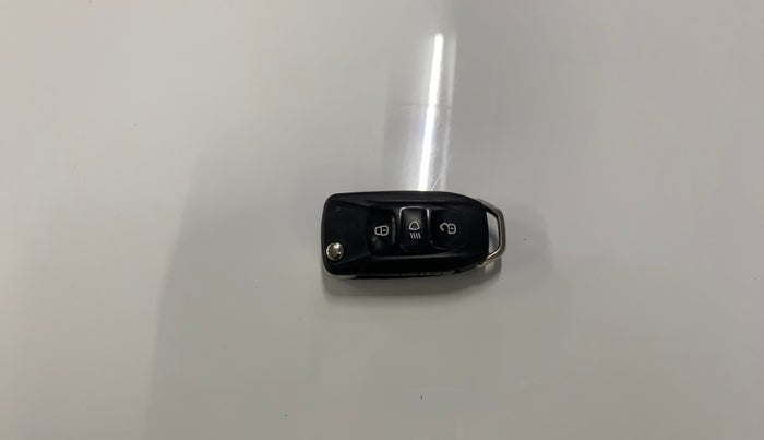 2022 Tata ALTROZ XM PLUS DIESEL, Diesel, Manual, 34,991 km, Key Close Up
