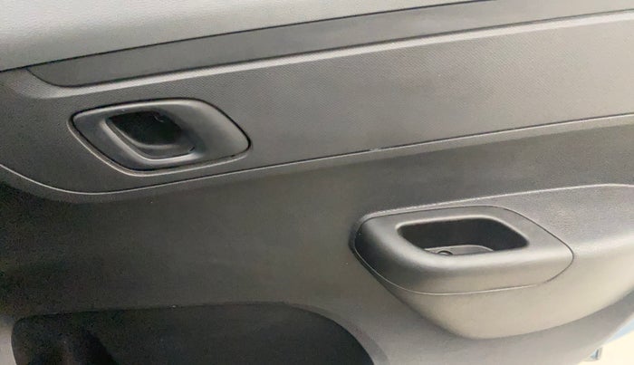 2021 Renault Kwid RXT 0.8, Petrol, Manual, 18,769 km, Driver Side Door Panels Control