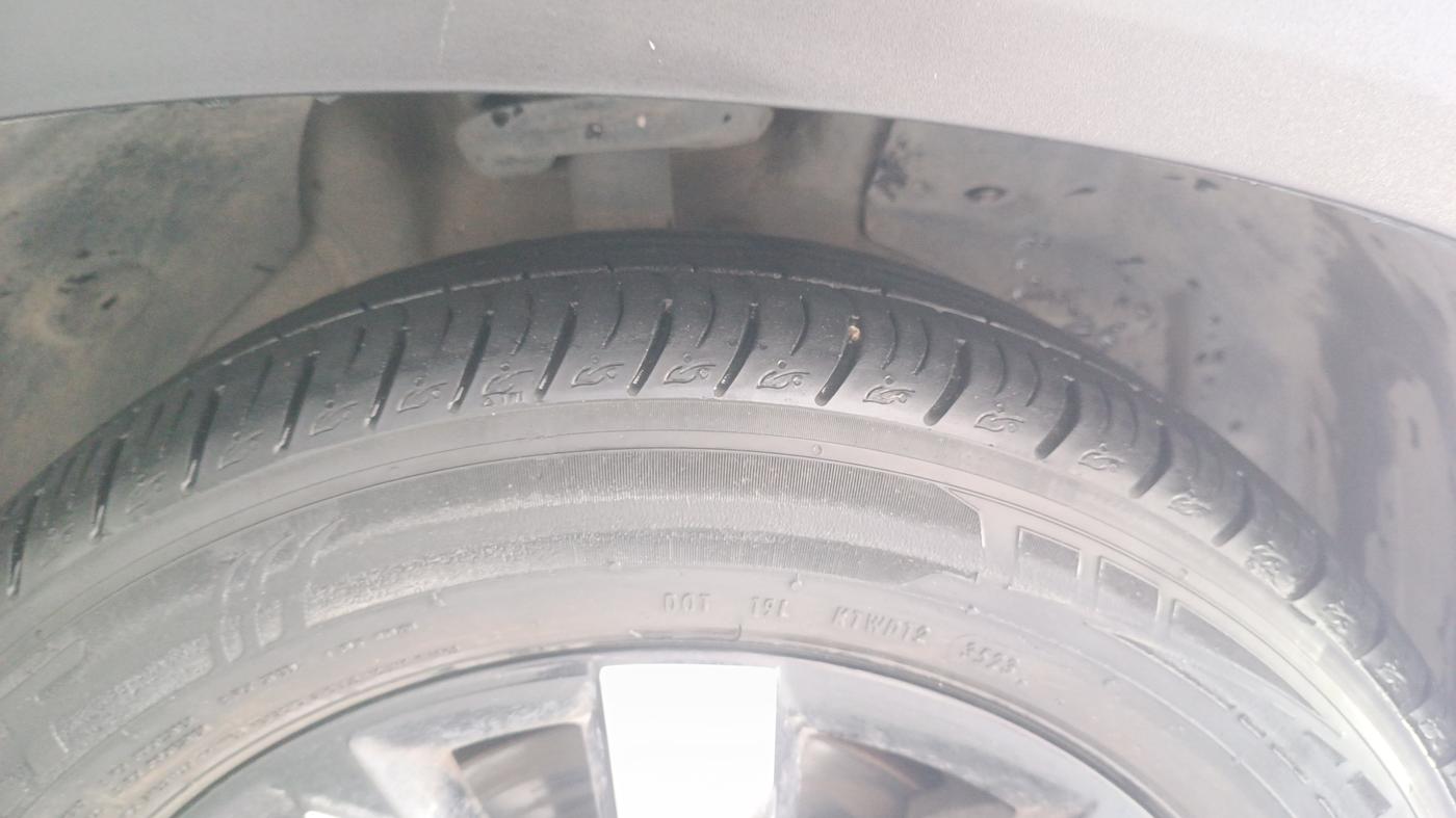 2019 MG HECTOR SHARP 1.5 DCT PETROL, Petrol, Automatic, 51,562 km, Right Front Tyre Tread