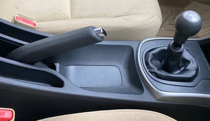 2017 Honda City V MT PETROL, Petrol, Manual, 24,891 km, Gear Lever
