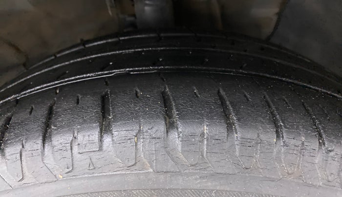 2021 Hyundai Verna SX 1.5 VTVT IVT, Petrol, Automatic, 37,842 km, Right Front Tyre Tread