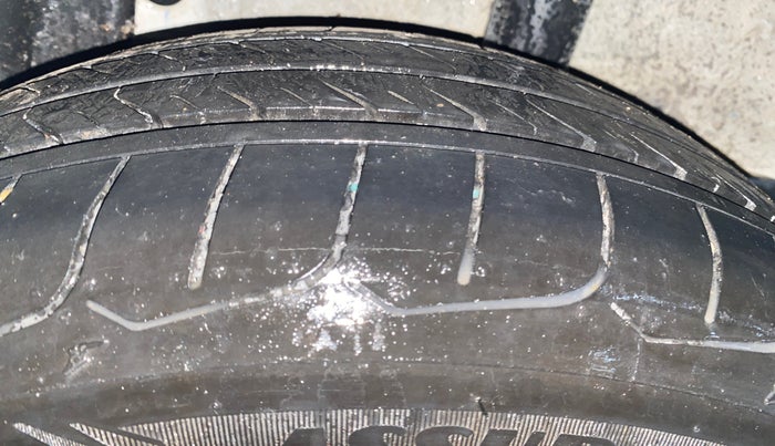 2023 Hyundai Verna EX 1.5 MT, Petrol, Manual, 68,293 km, Left Rear Tyre Tread