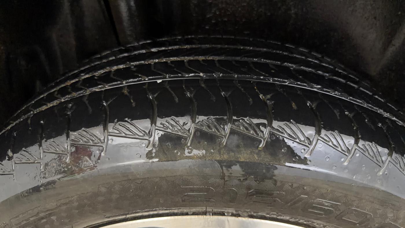 2022 Maruti Grand Vitara ALPHA PLUS HYBRID ECVT, Hybrid, Automatic, 37,105 km, Right Rear Tyre Tread