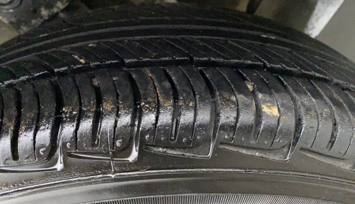 2011 Hyundai Santro Xing GLS, Petrol, Manual, 47,979 km, Left Rear Tyre Tread