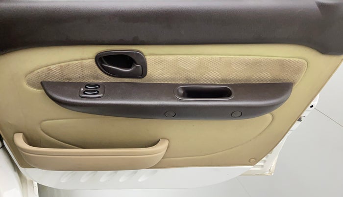 2011 Hyundai Santro Xing GLS, Petrol, Manual, 47,979 km, Driver Side Door Panels Control