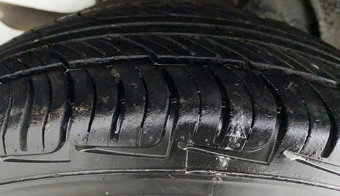 2011 Hyundai Santro Xing GLS, Petrol, Manual, 47,979 km, Right Rear Tyre Tread