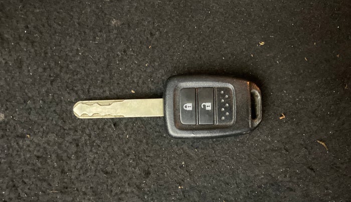 2017 Honda Jazz 1.2L I-VTEC SV, Petrol, Manual, 78,379 km, Key Close Up