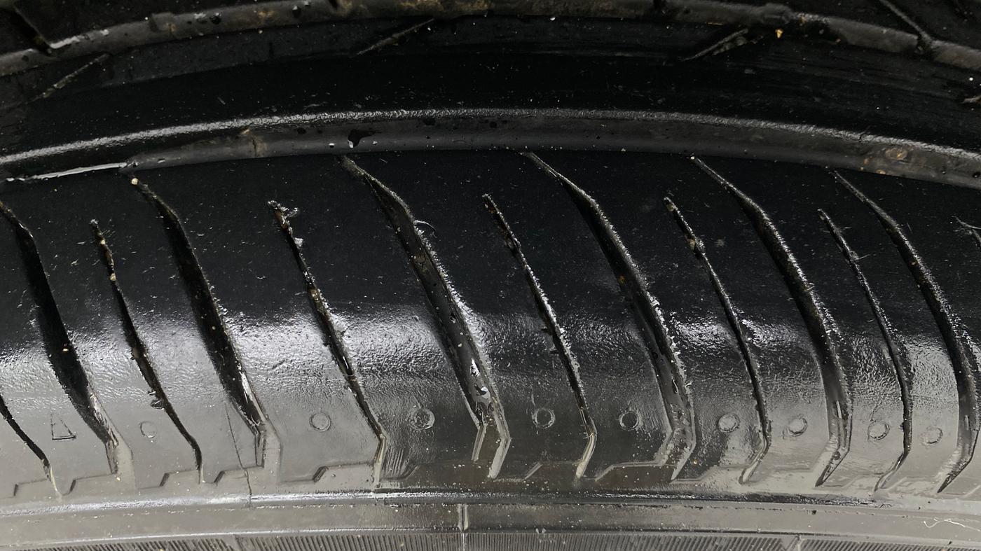 2022 Renault Kiger RXZ TURBO CVT, Petrol, Automatic, 20,319 km, Left Rear Tyre Tread