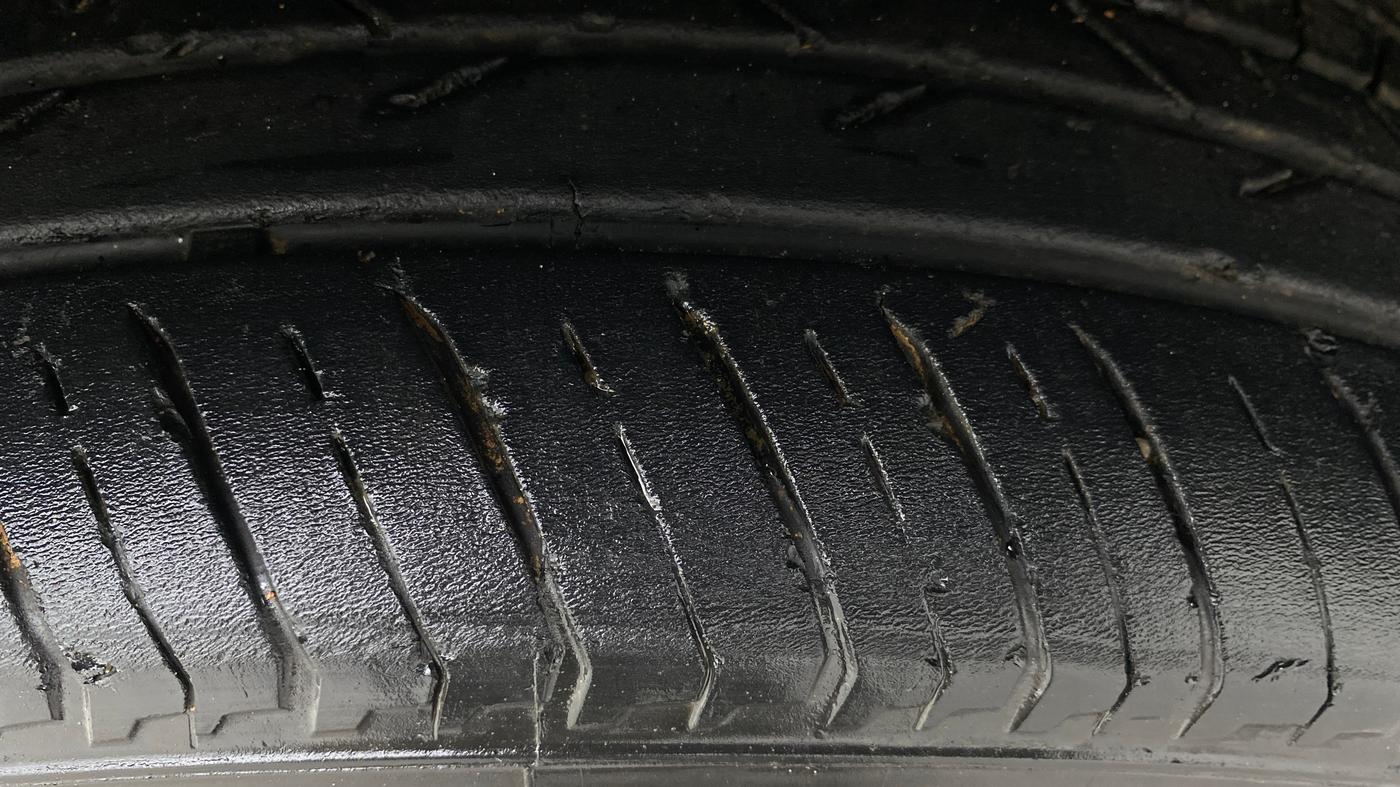 2022 Renault Kiger RXZ TURBO CVT, Petrol, Automatic, 20,319 km, Left Front Tyre Tread