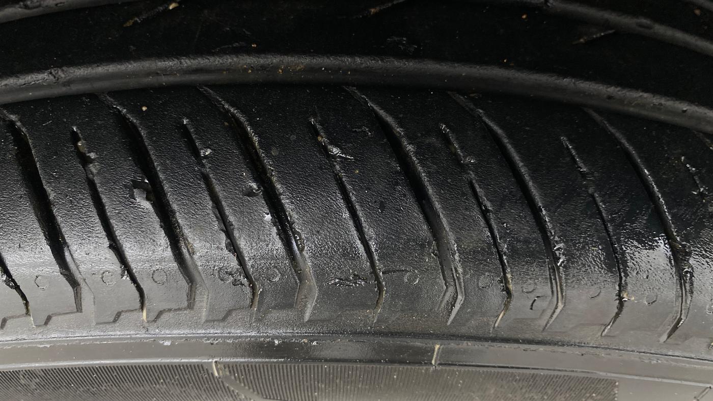 2022 Renault Kiger RXZ TURBO CVT, Petrol, Automatic, 20,319 km, Right Front Tyre Tread