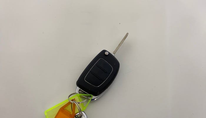 2013 Hyundai Verna FLUIDIC 1.6 VTVT SX, Petrol, Manual, 98,826 km, Key Close Up