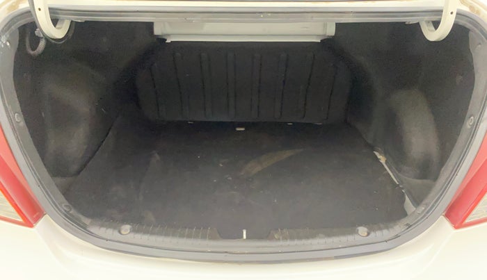 2013 Hyundai Verna FLUIDIC 1.6 VTVT SX, Petrol, Manual, 98,826 km, Boot Inside