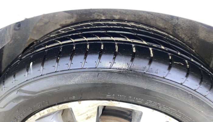 2013 Hyundai Verna FLUIDIC 1.6 VTVT SX, Petrol, Manual, 98,826 km, Right Rear Tyre Tread