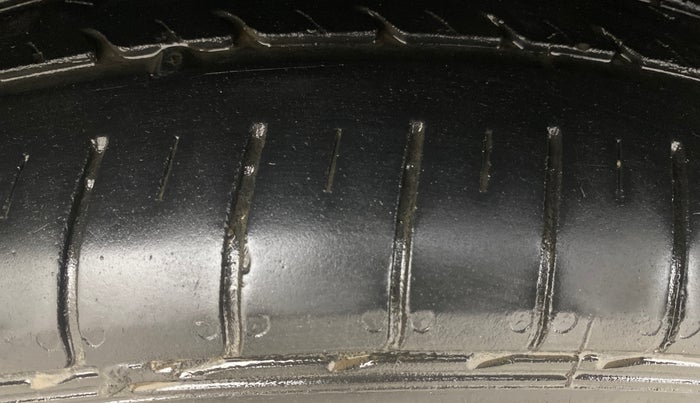 2017 Maruti Baleno ALPHA PETROL 1.2, Petrol, Manual, 95,805 km, Left Front Tyre Tread