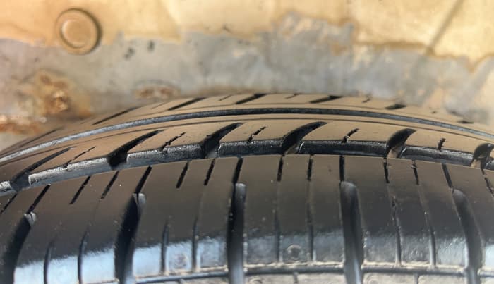 2012 Hyundai i10 MAGNA 1.2, Petrol, Manual, 79,706 km, Right Rear Tyre Tread