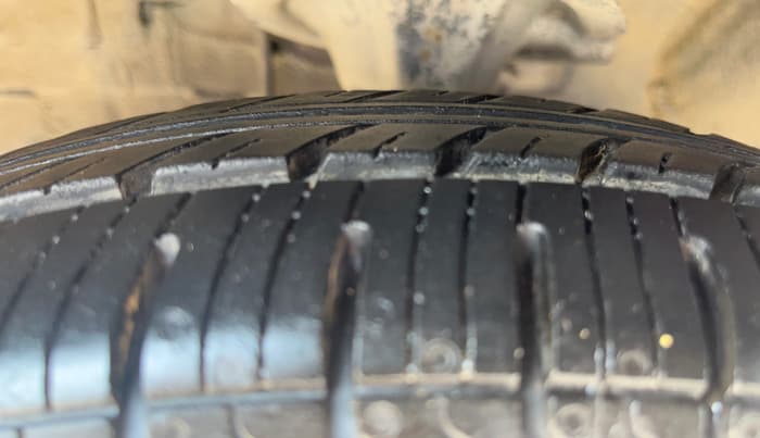 2012 Hyundai i10 MAGNA 1.2, Petrol, Manual, 79,706 km, Left Front Tyre Tread