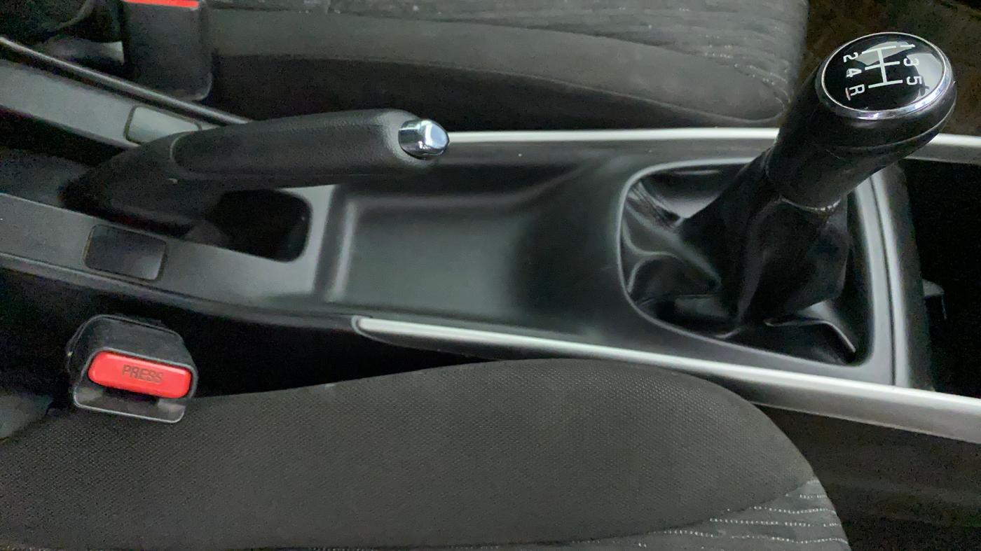 2017 Maruti Baleno ALPHA PETROL 1.2, Petrol, Manual, 42,170 km, Gear Lever