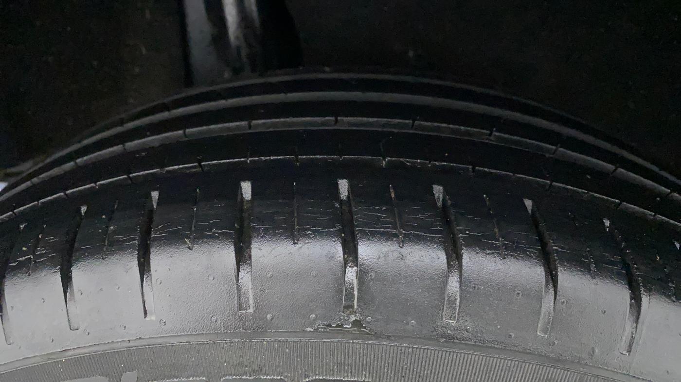 2017 Maruti Baleno ALPHA PETROL 1.2, Petrol, Manual, 42,170 km, Right Rear Tyre Tread