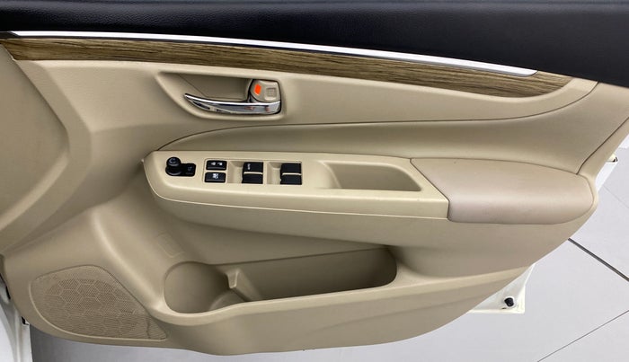 2018 Maruti Ciaz ALPHA 1.5 SHVS PETROL, Petrol, Manual, 36,809 km, Driver Side Door Panels Control