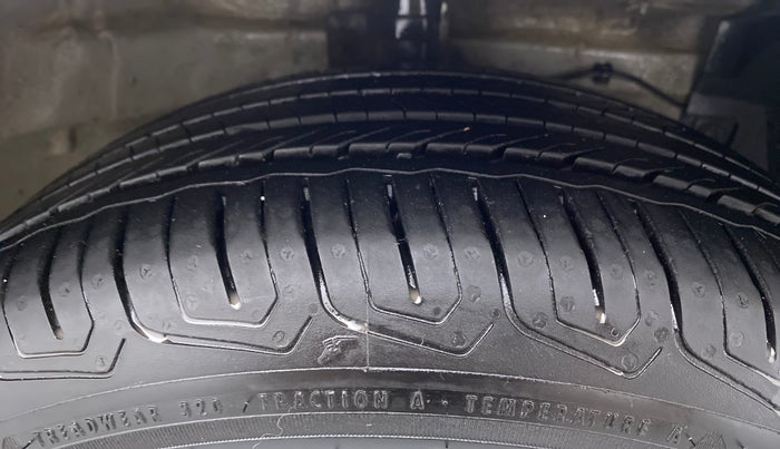 2018 Maruti Ciaz ALPHA 1.5 SHVS PETROL, Petrol, Manual, 36,809 km, Right Front Tyre Tread